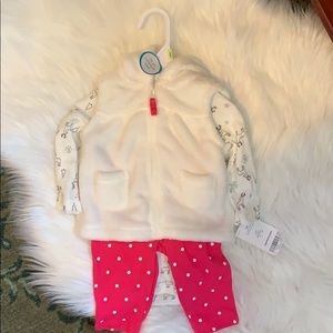 Brand new Babies Carter’s three-piece outfit